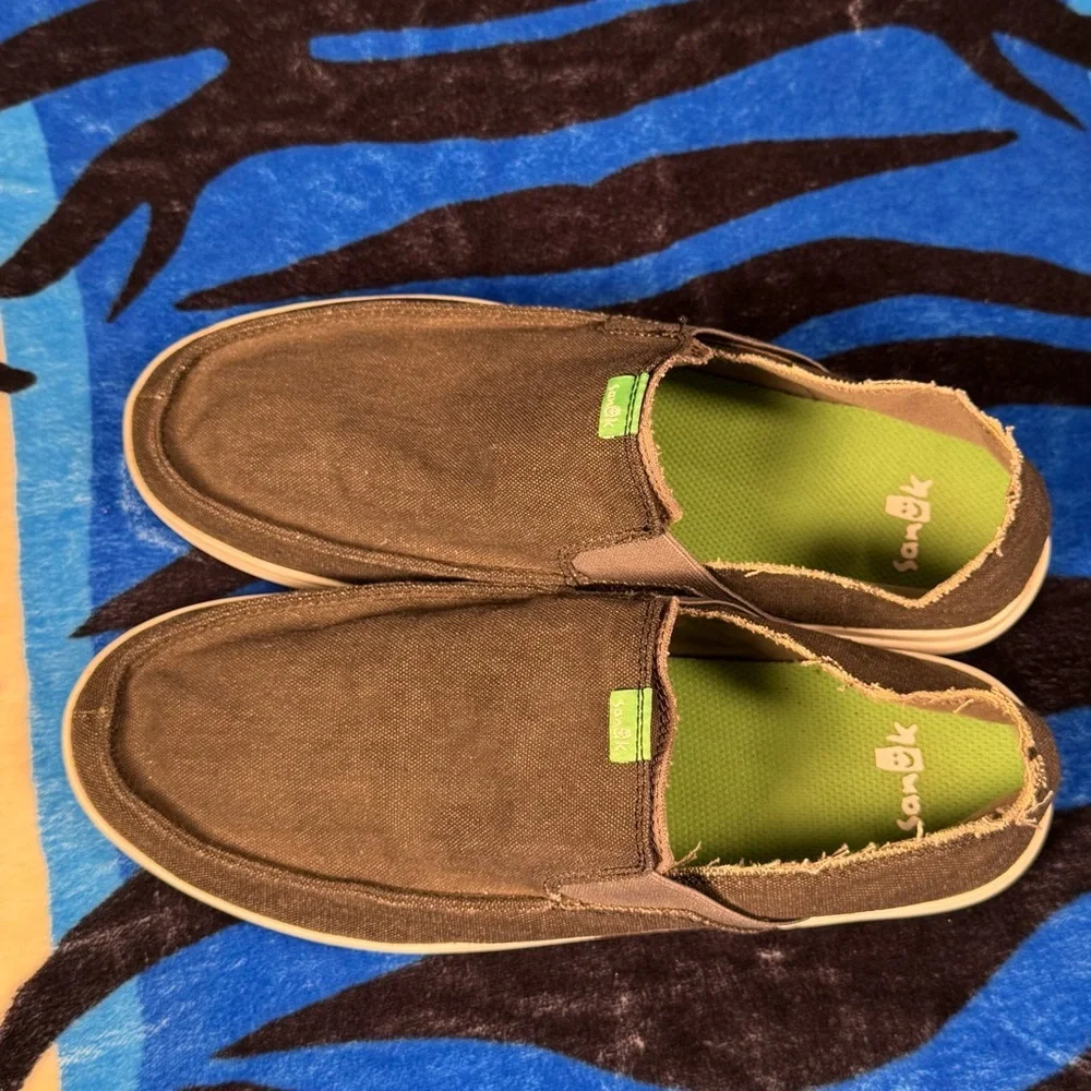 SANUK “PICK POCKET” SLIP ON SIZE 10 *like new